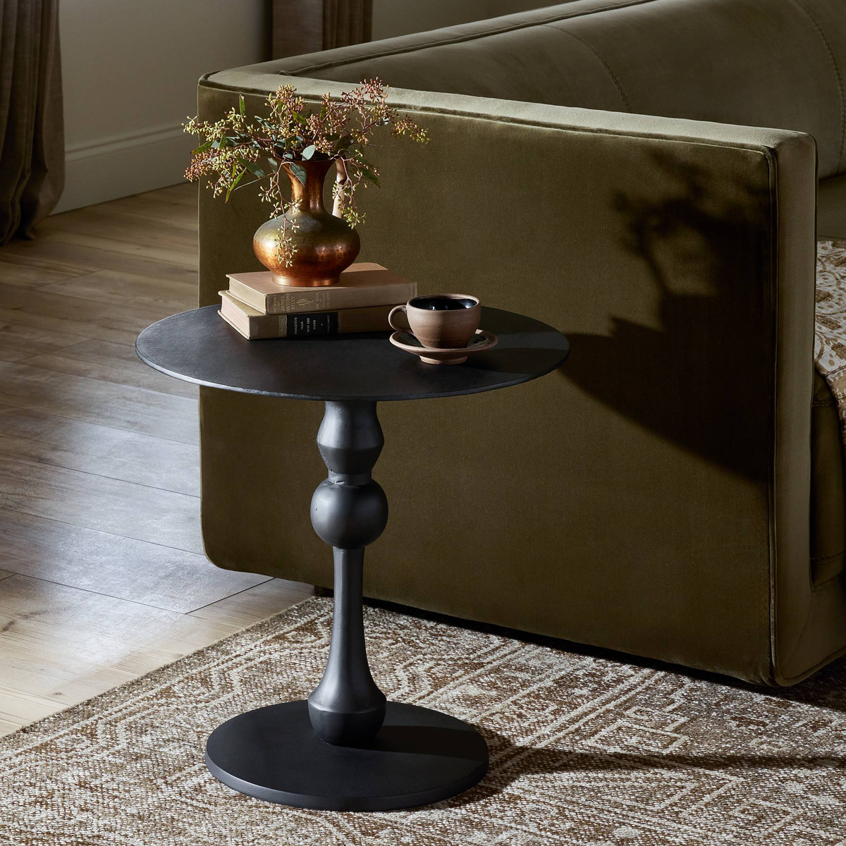 #color_black-antique