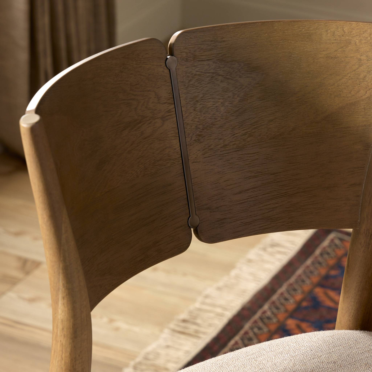 #color_alcala-taupe