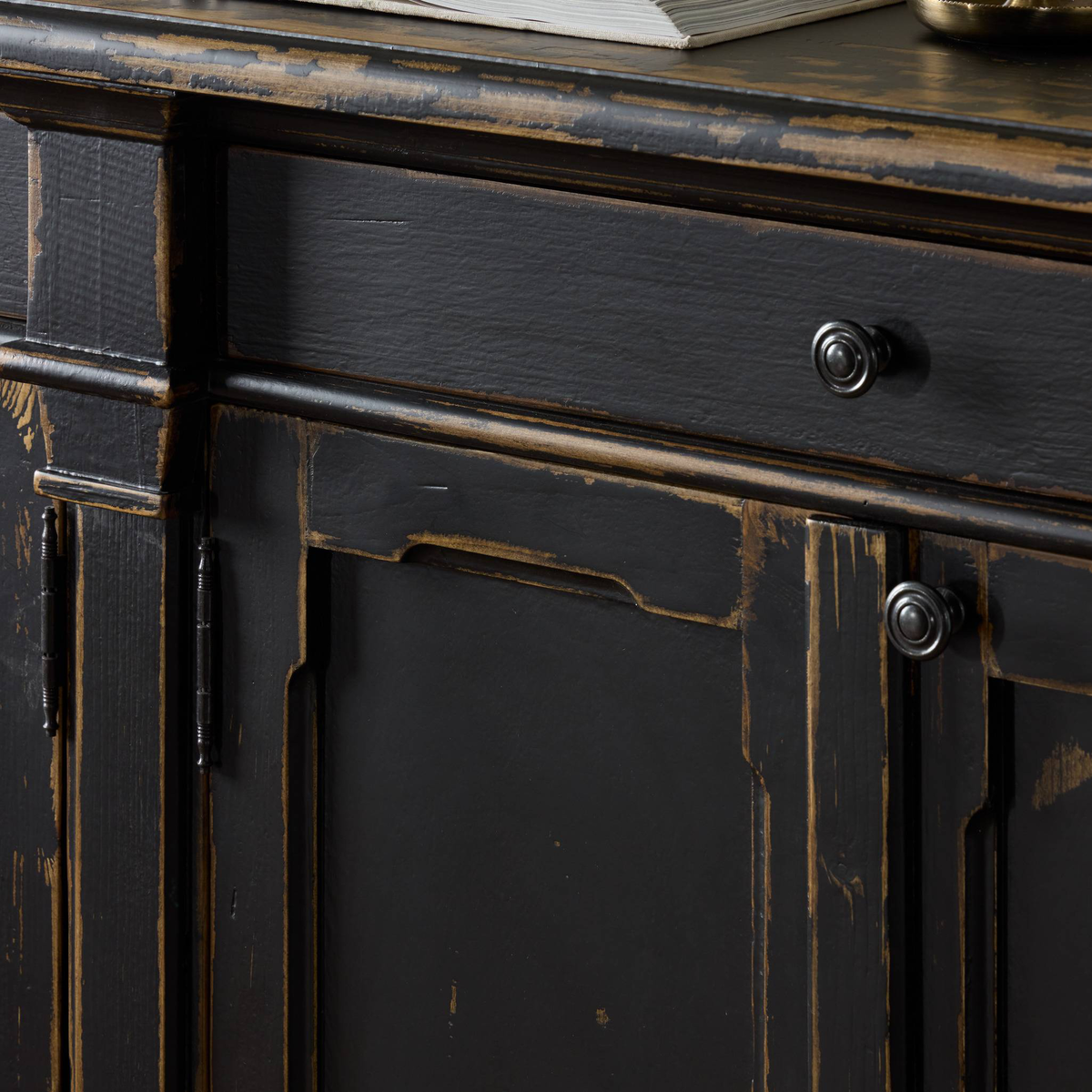 #color_distressed-black