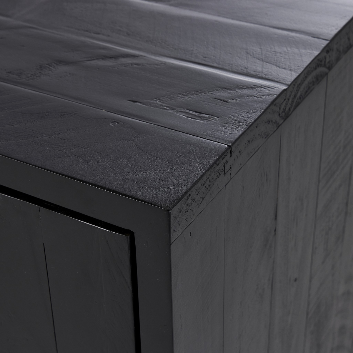 #color_aged-black-pine
