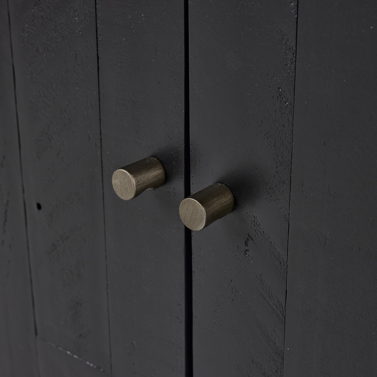 #color_aged-black-pine