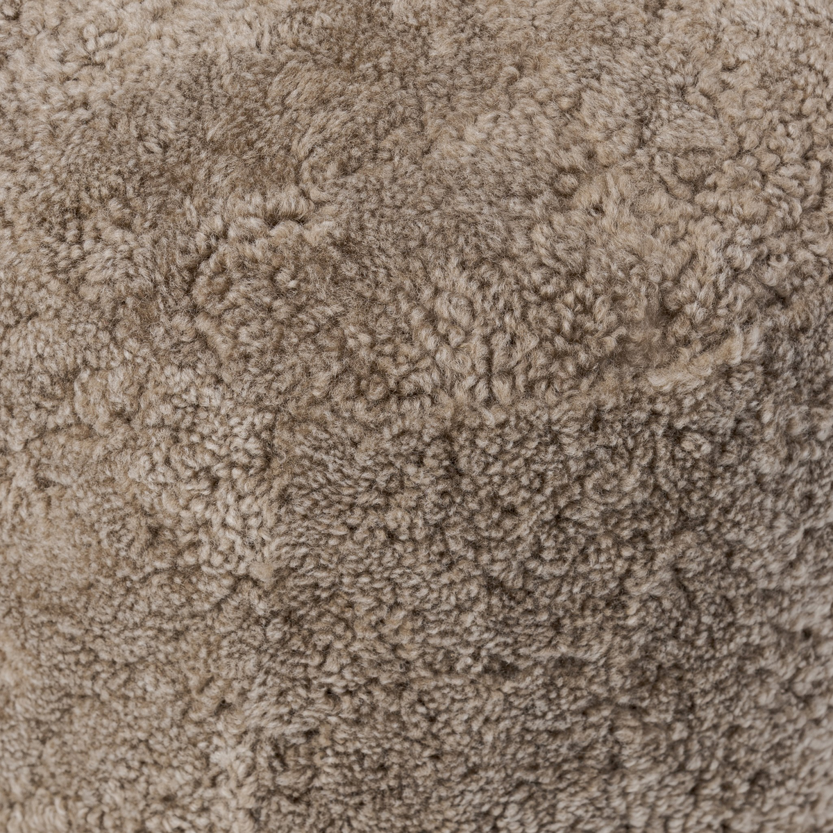 #color_taupe-shearling