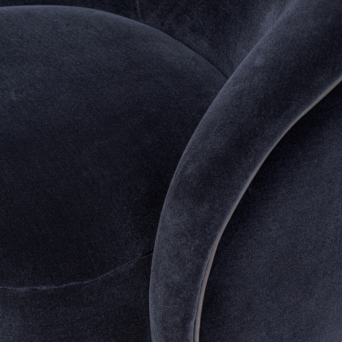 Laurrey Swivel Chair