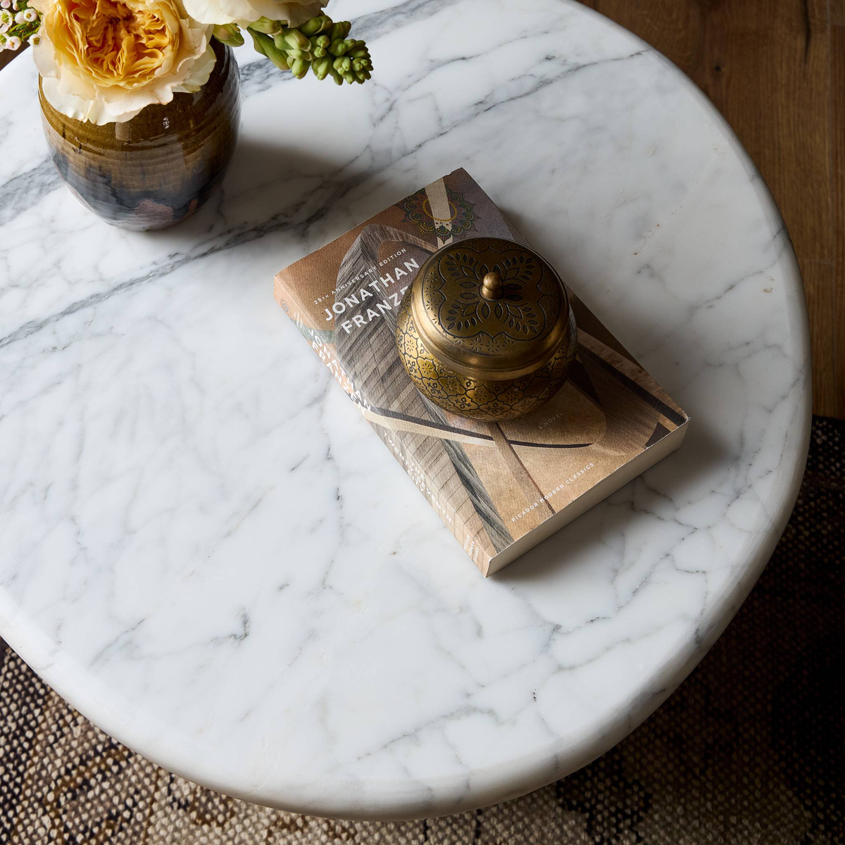 #color_white-calcutta-marble