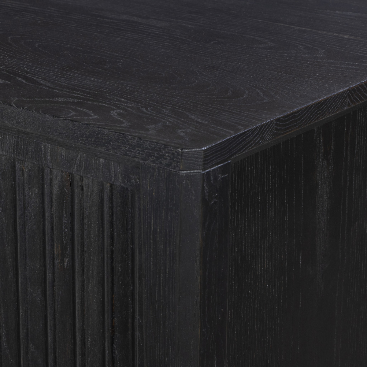 #color_worn-black
