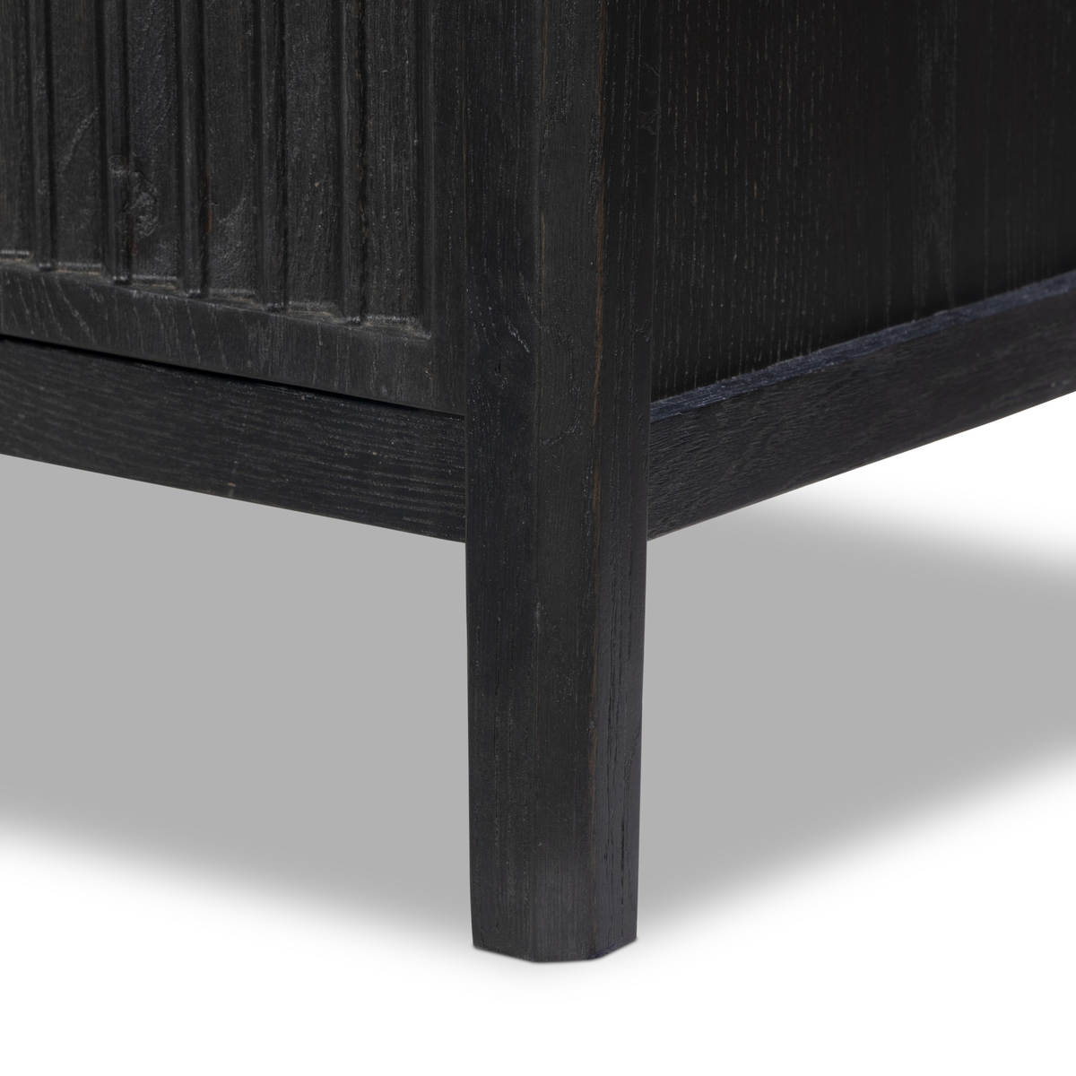 #color_worn-black