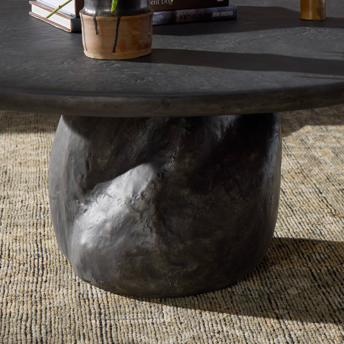 #color_textured-black-concrete
