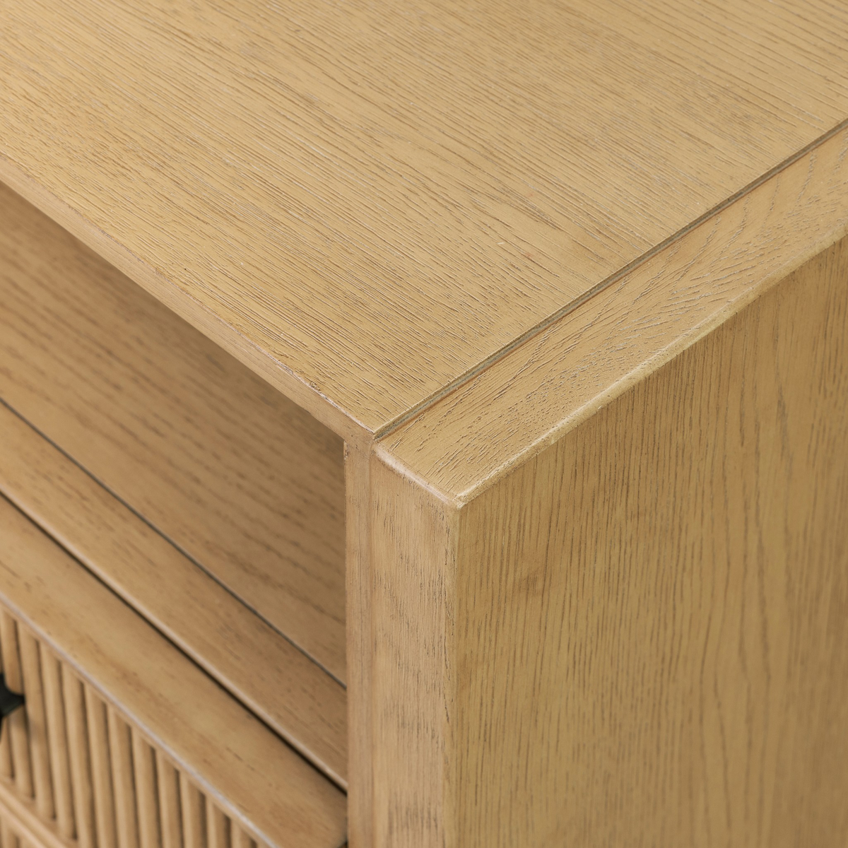 #color_light-wash-oak-veneer