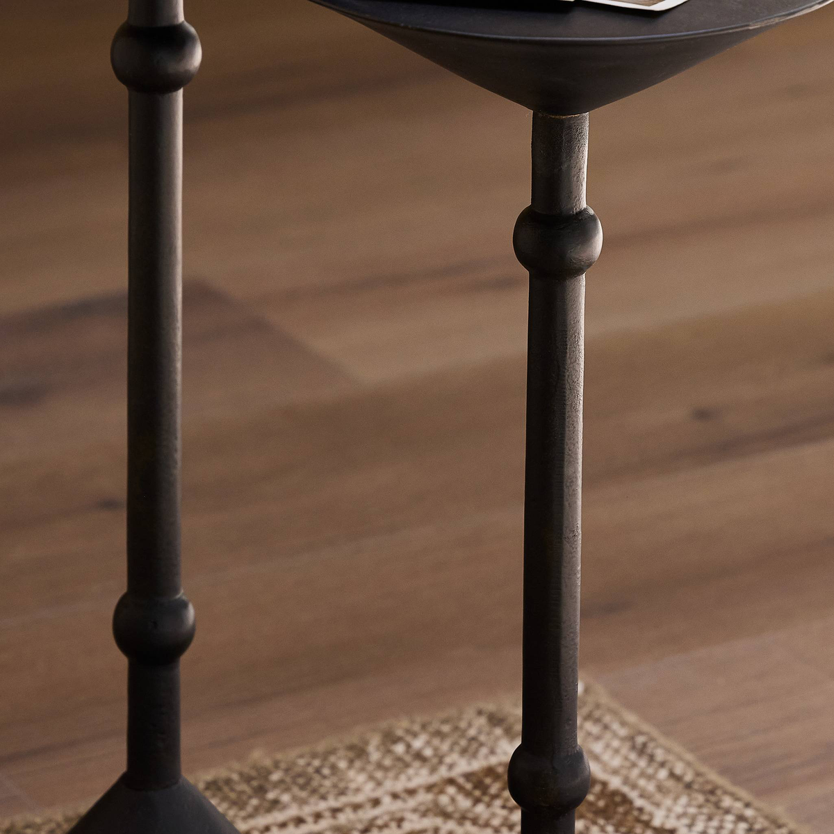 #color_black-antique