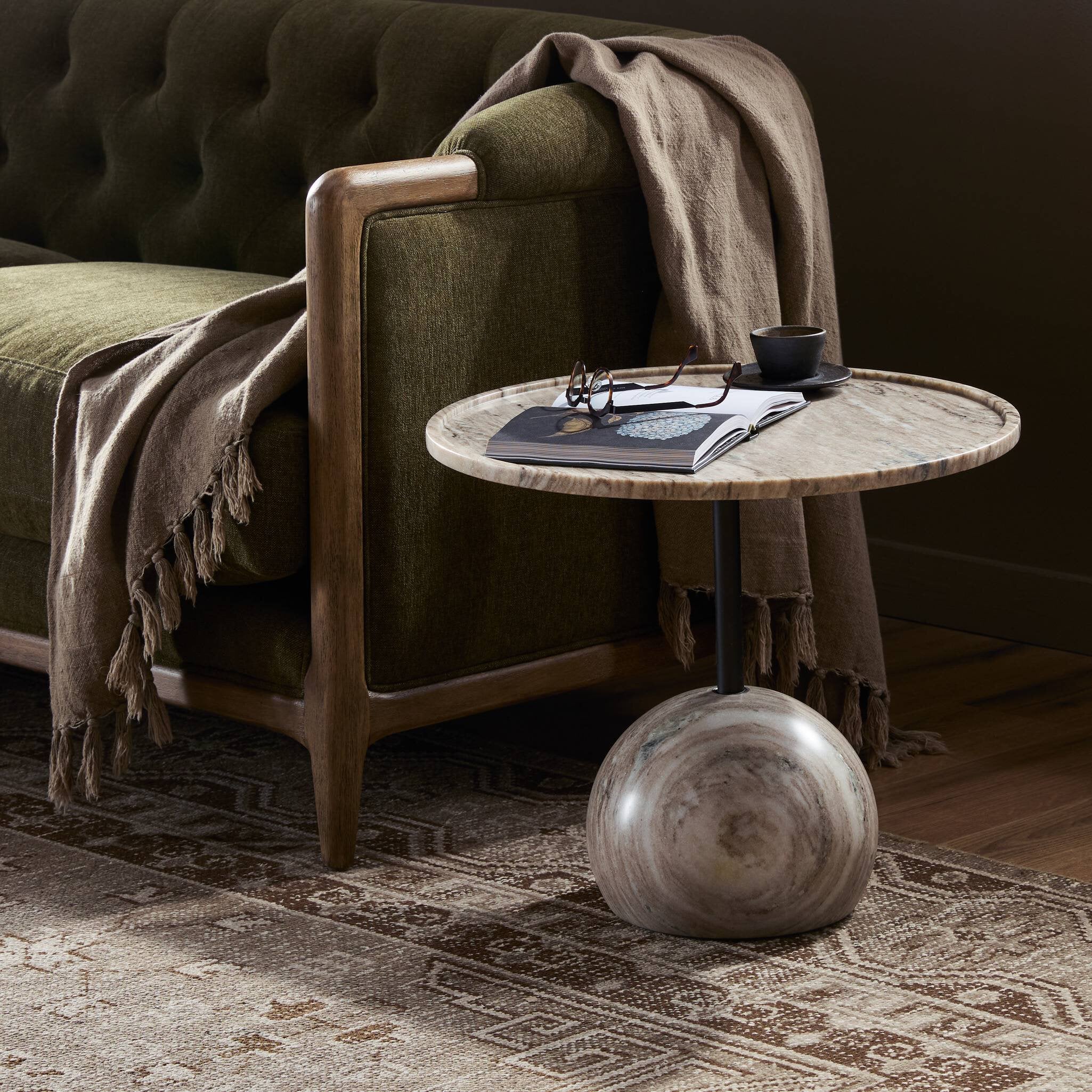 Viola End Table- 22"