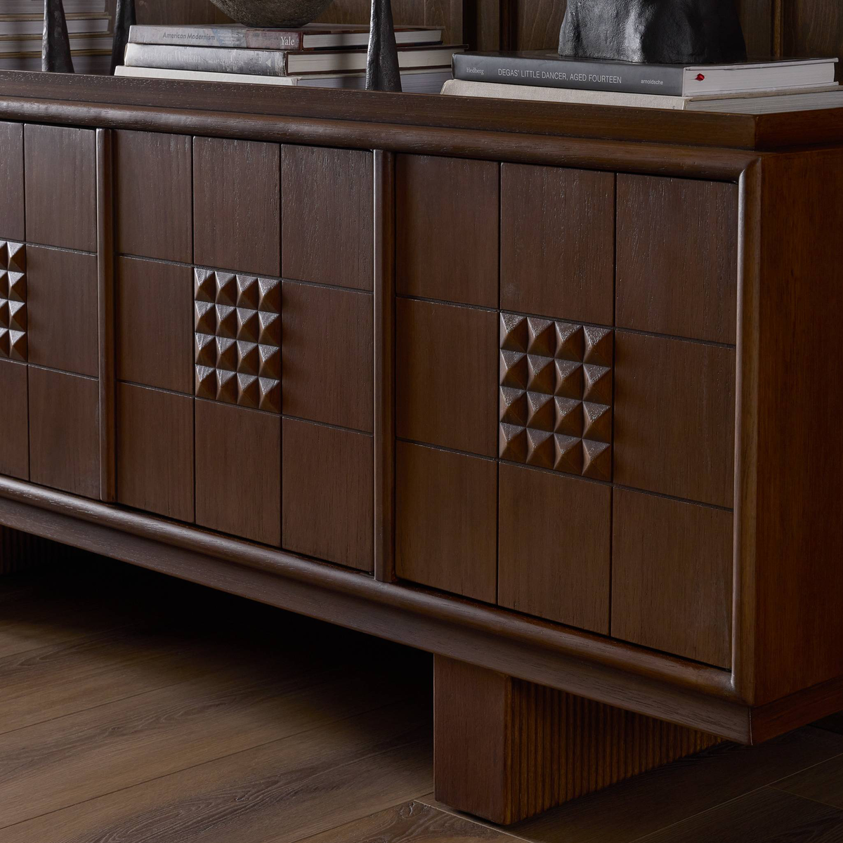 Lyle Media Console