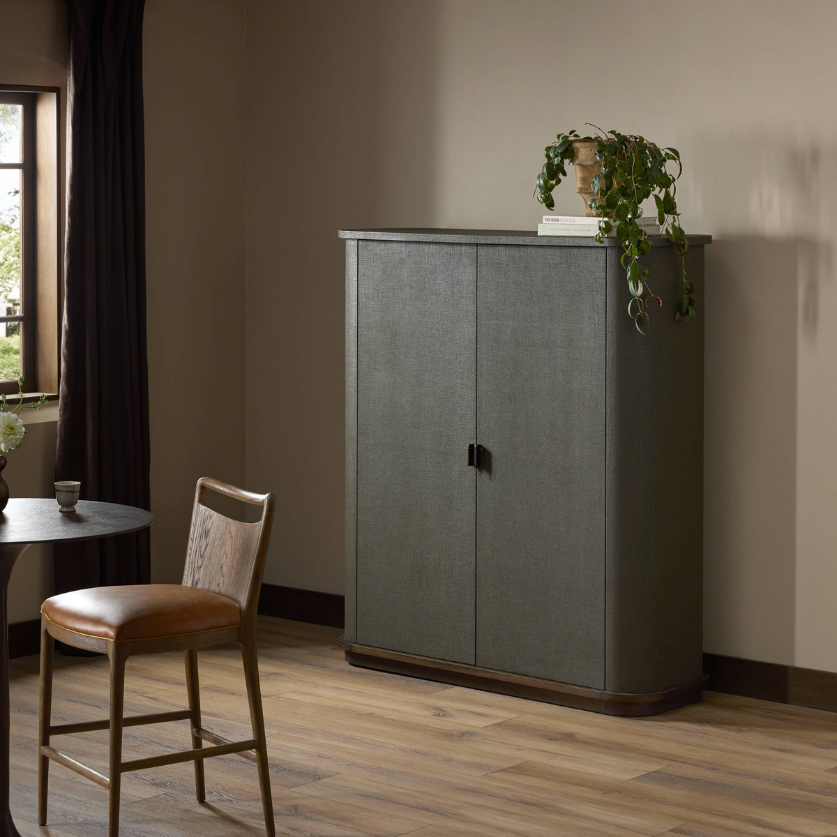 #color_dark-green-lacquered-linen