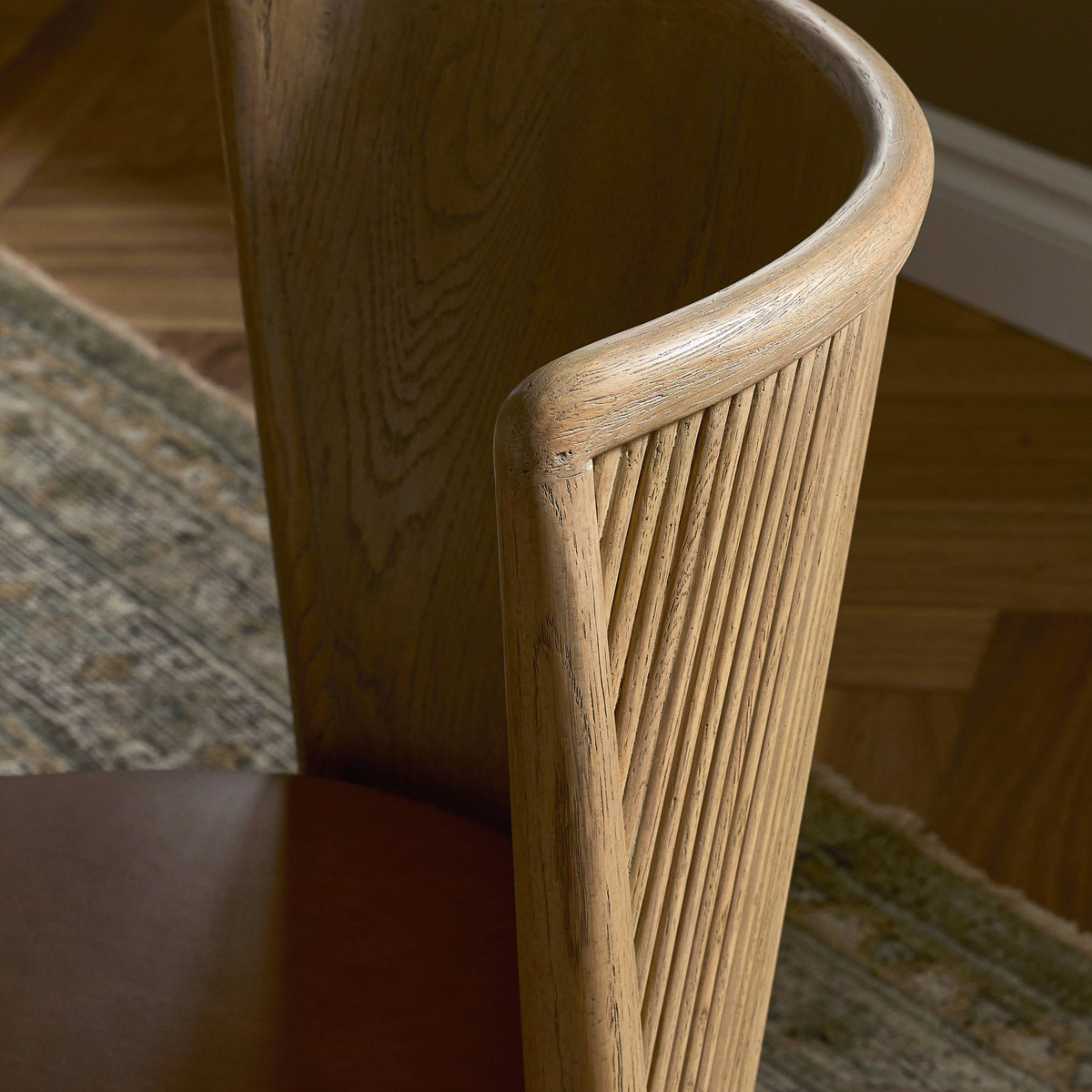 #color_seating/chairs/dining