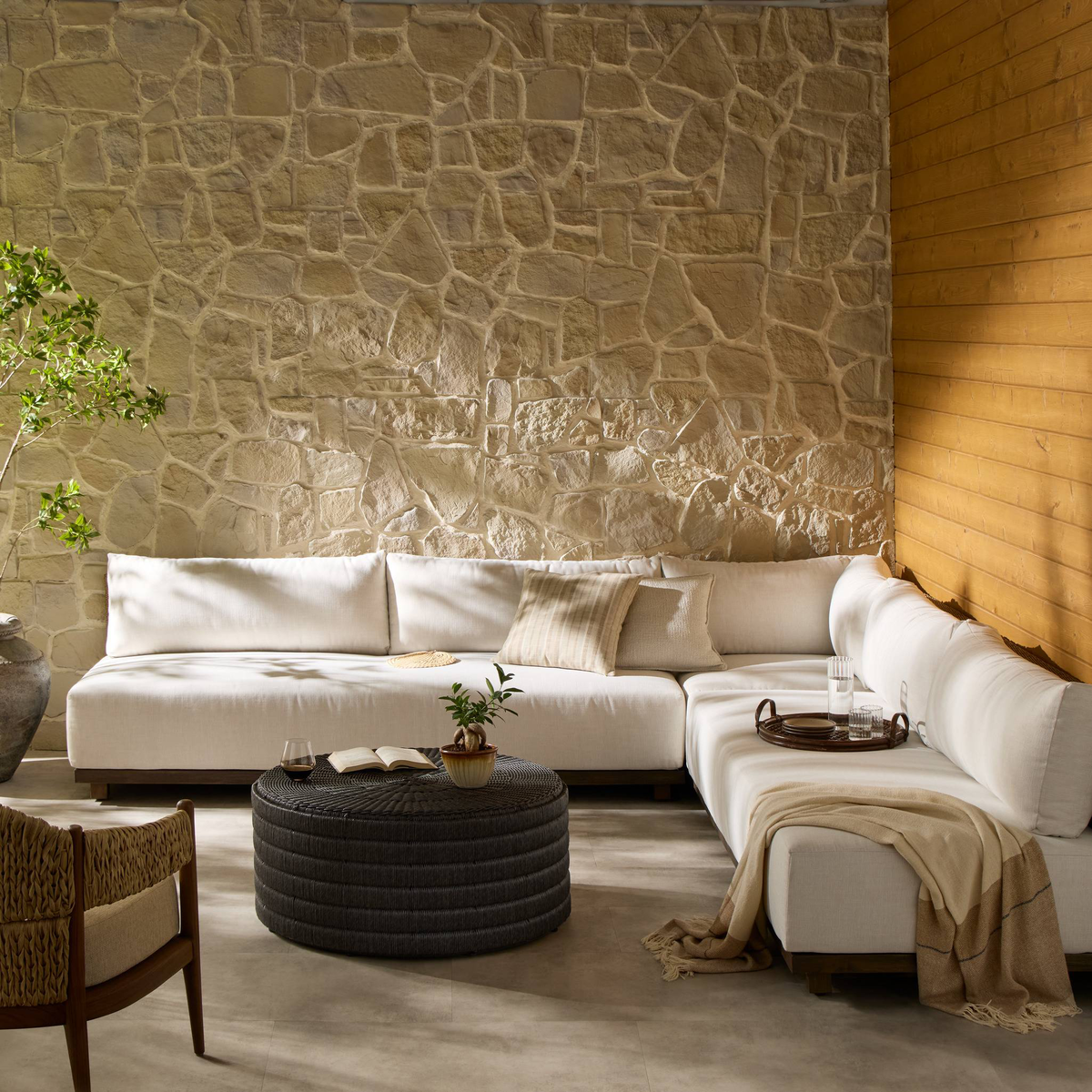 #color_vergo-cream-stained-saddle-brown