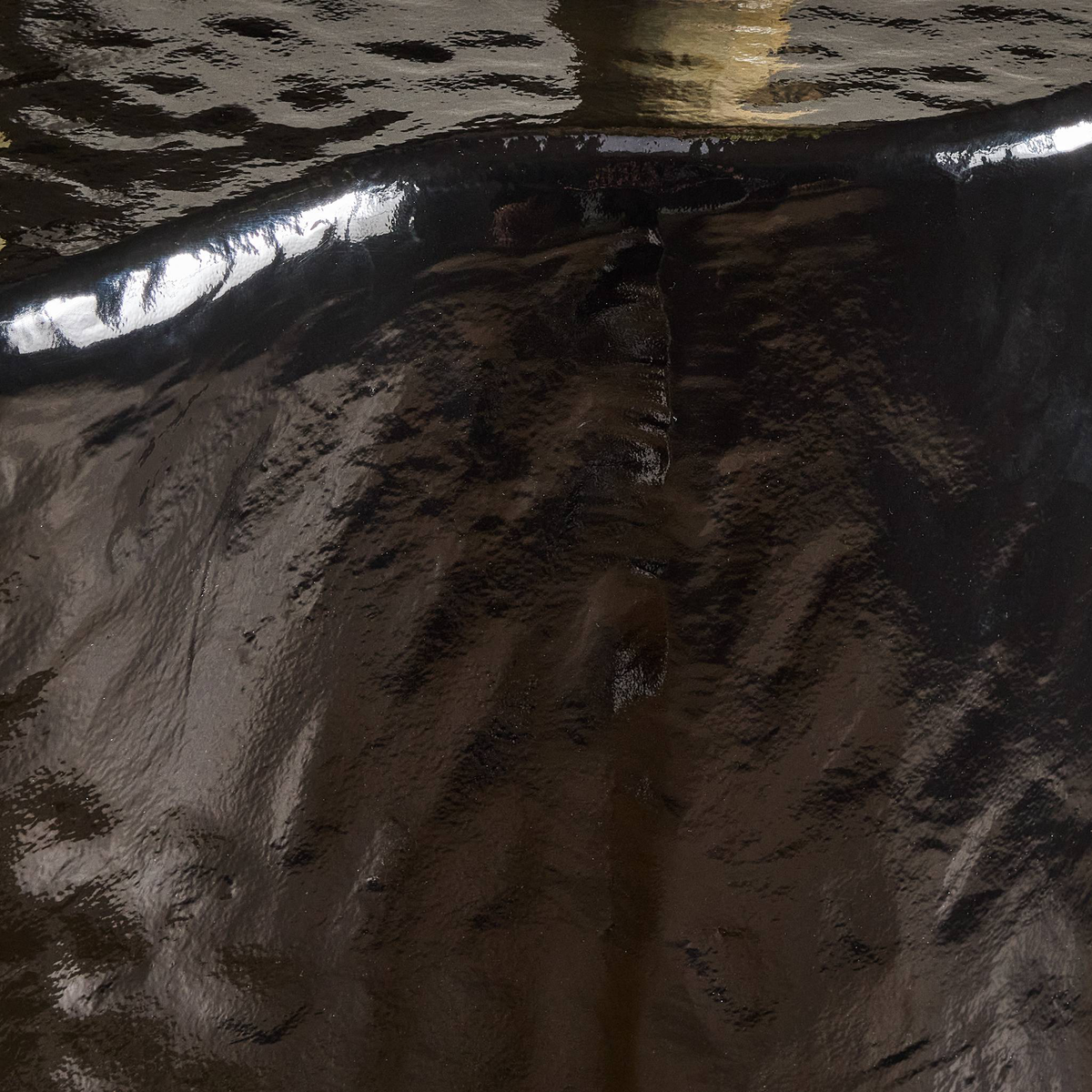 #color_glossy-black-cast-aluminum