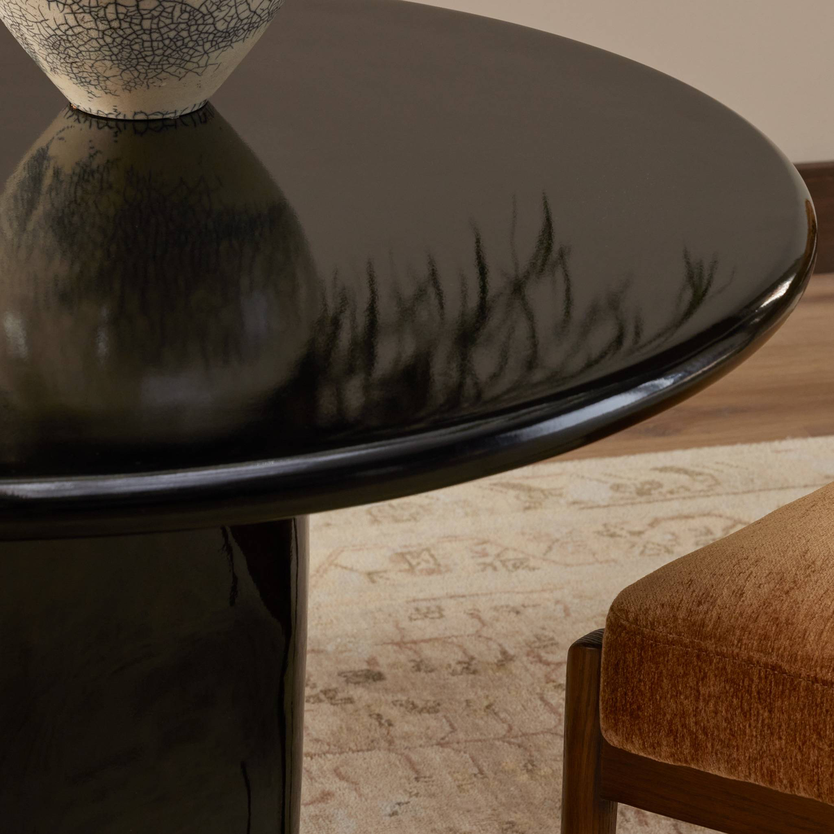 #color_glossy-black-cast-aluminum
