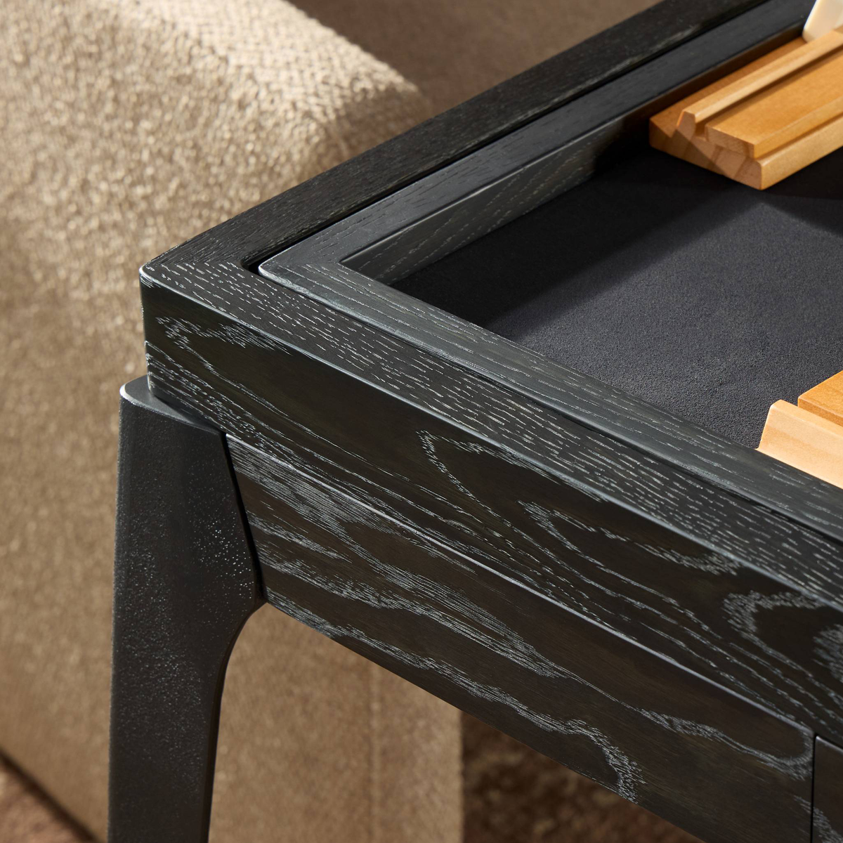 #color_ebonized-oak
