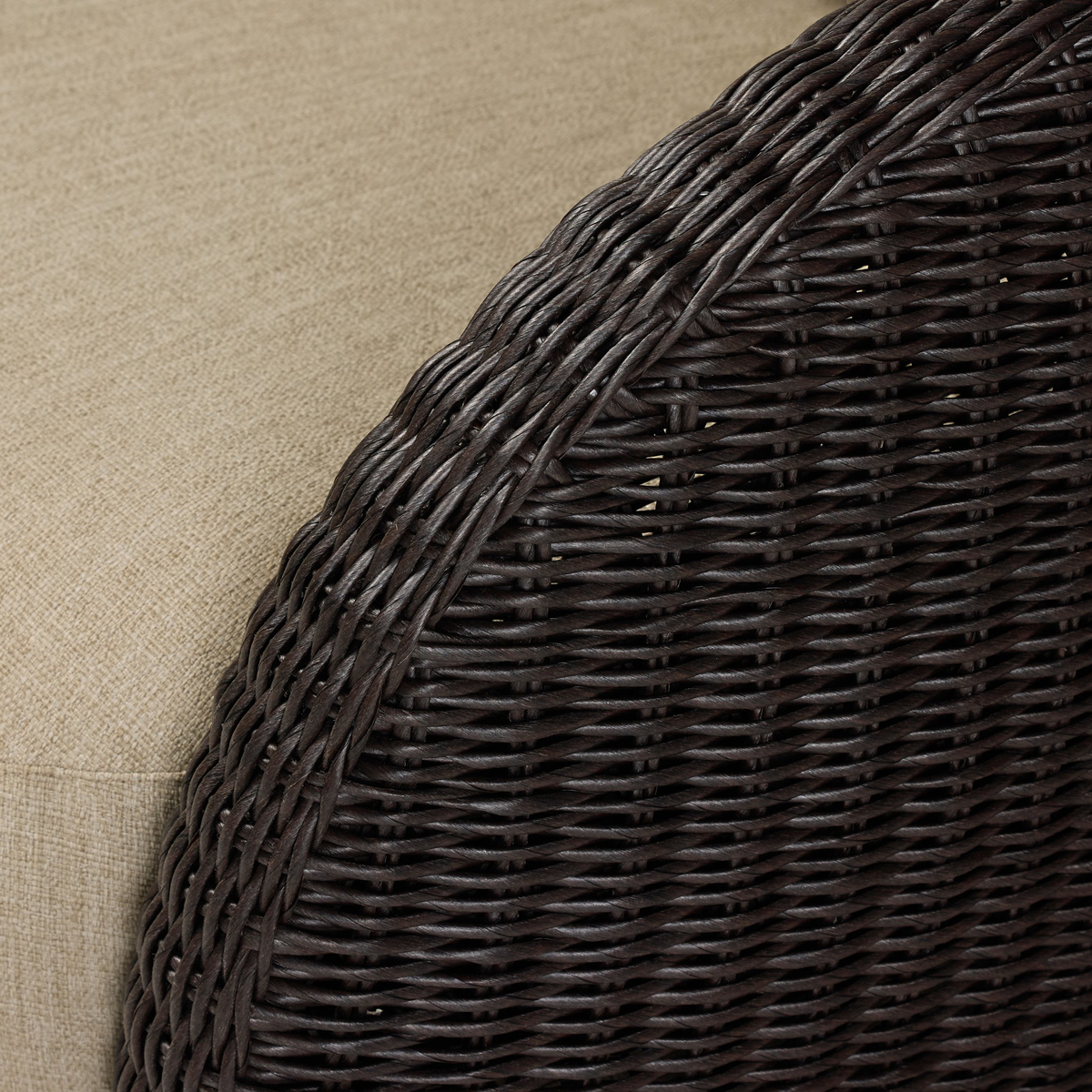 Cyra Outdoor Swivel Chair