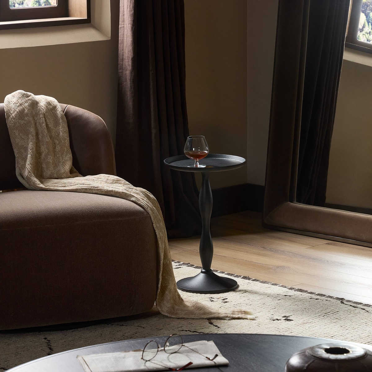#color_black-antique