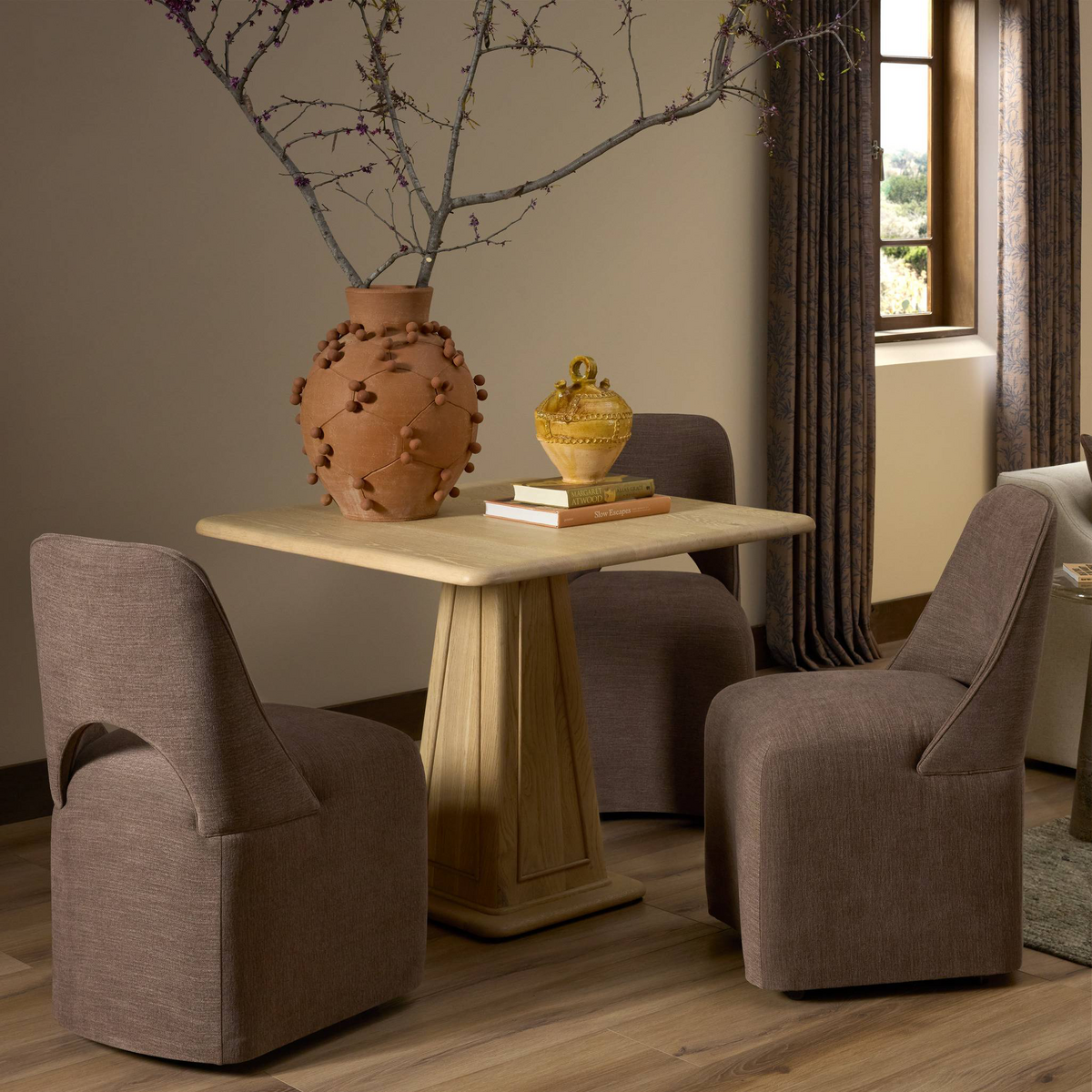 #color_seating/chairs/dining