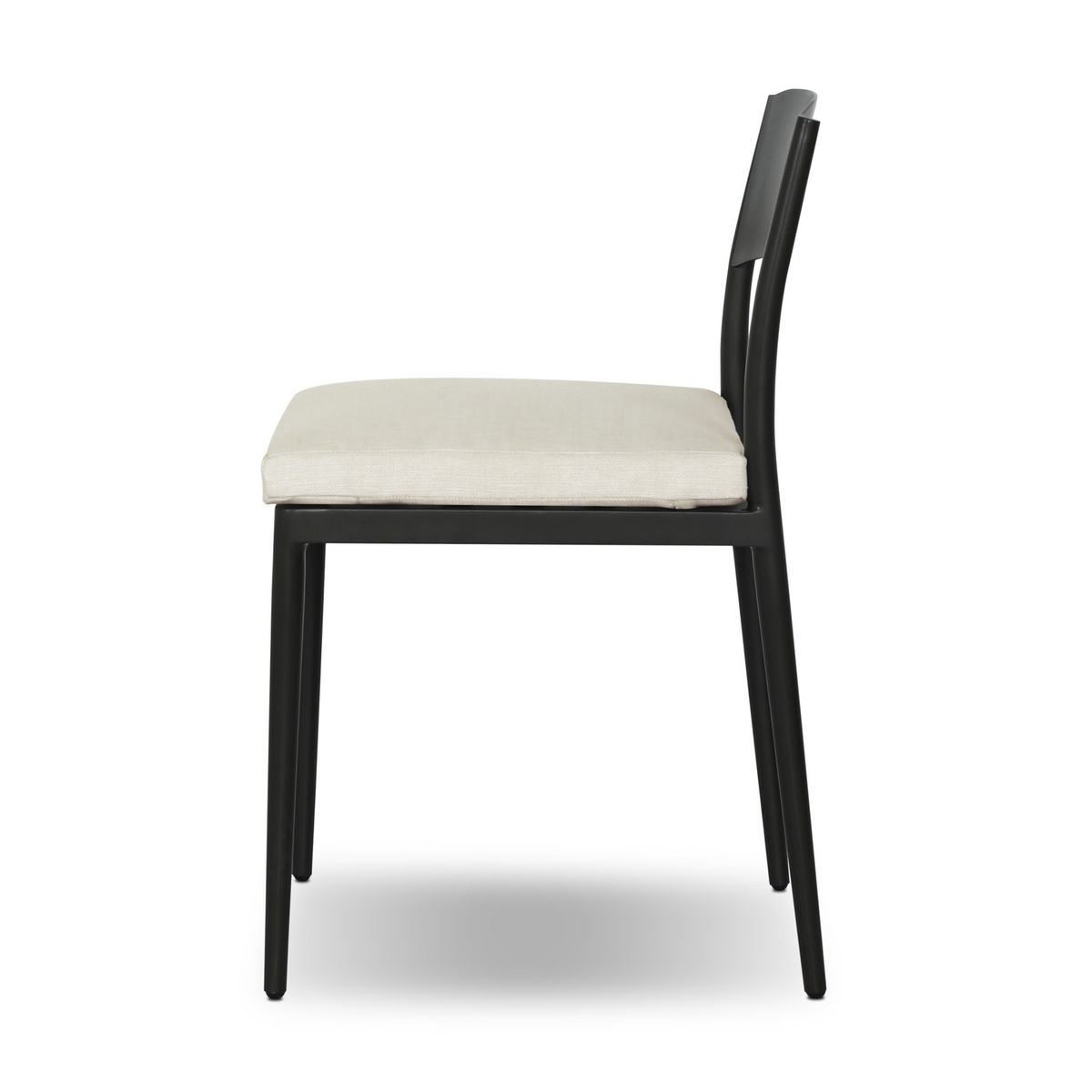 #color_outdoor/outdoor-chairs/outdoor-dining