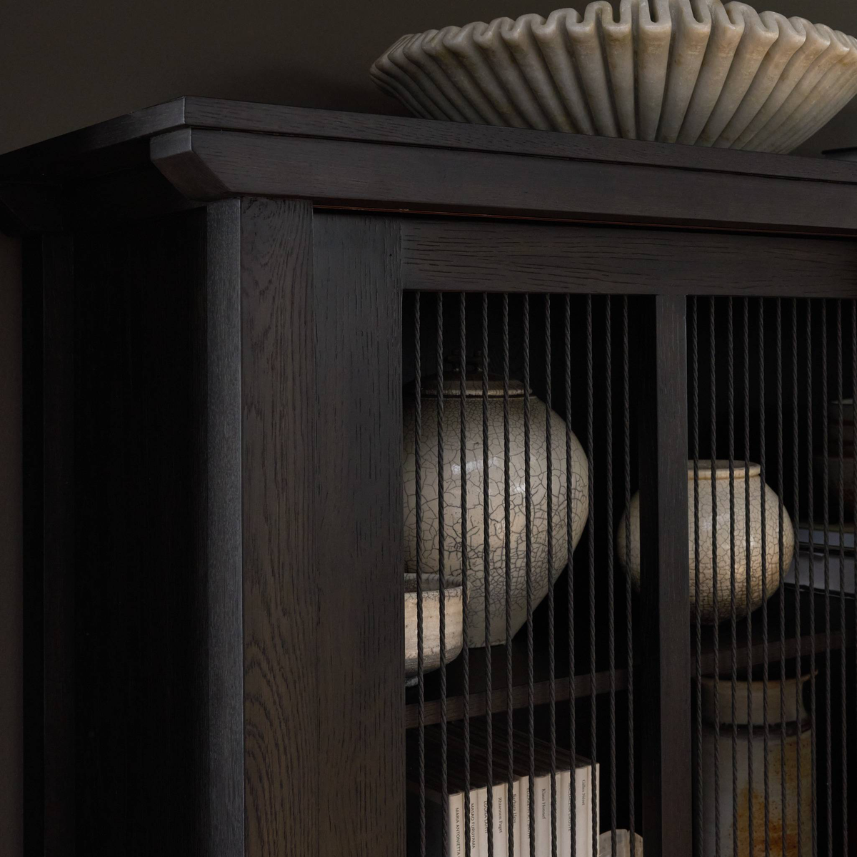 #color_smoked-black-veneer
