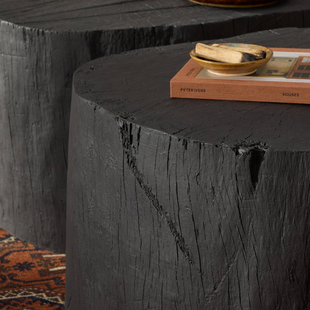 #color_black-resin