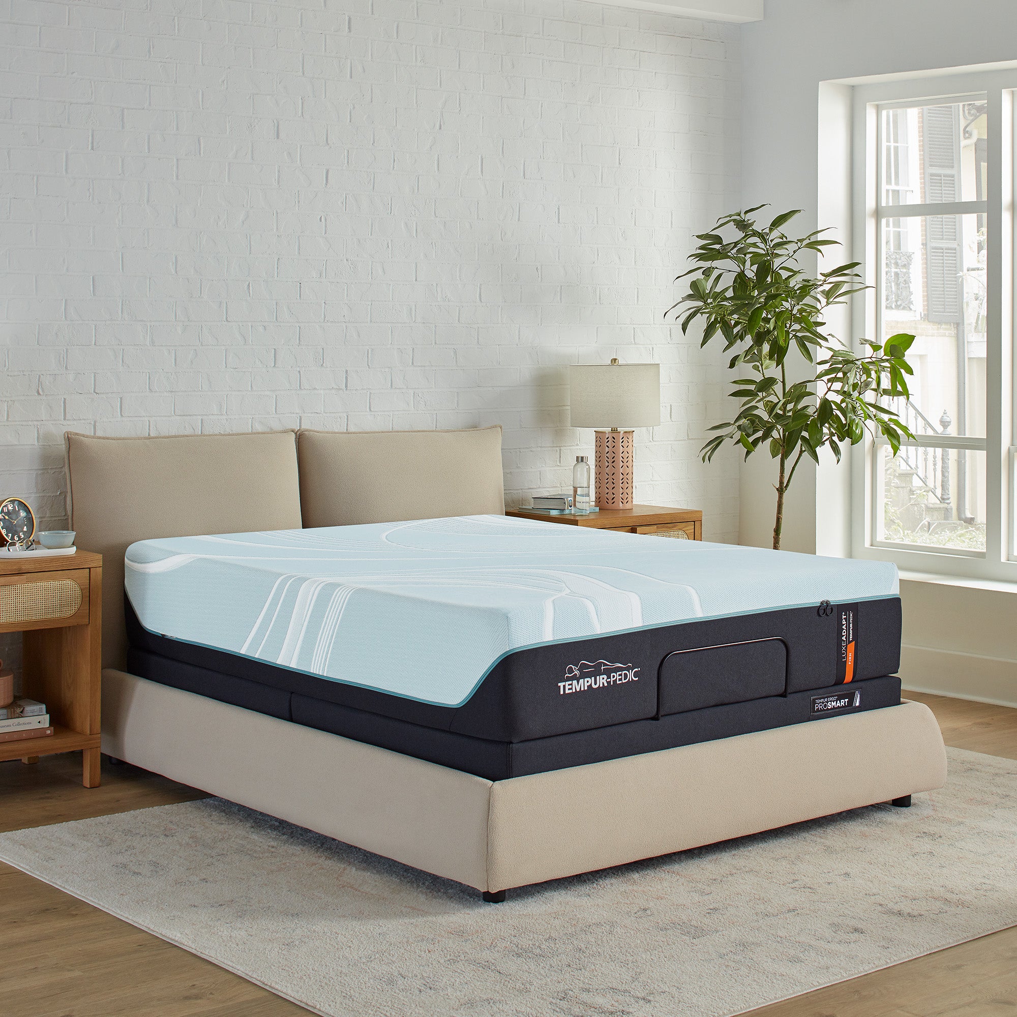 Tempur-Pedic® LuxeAdapt® Firm