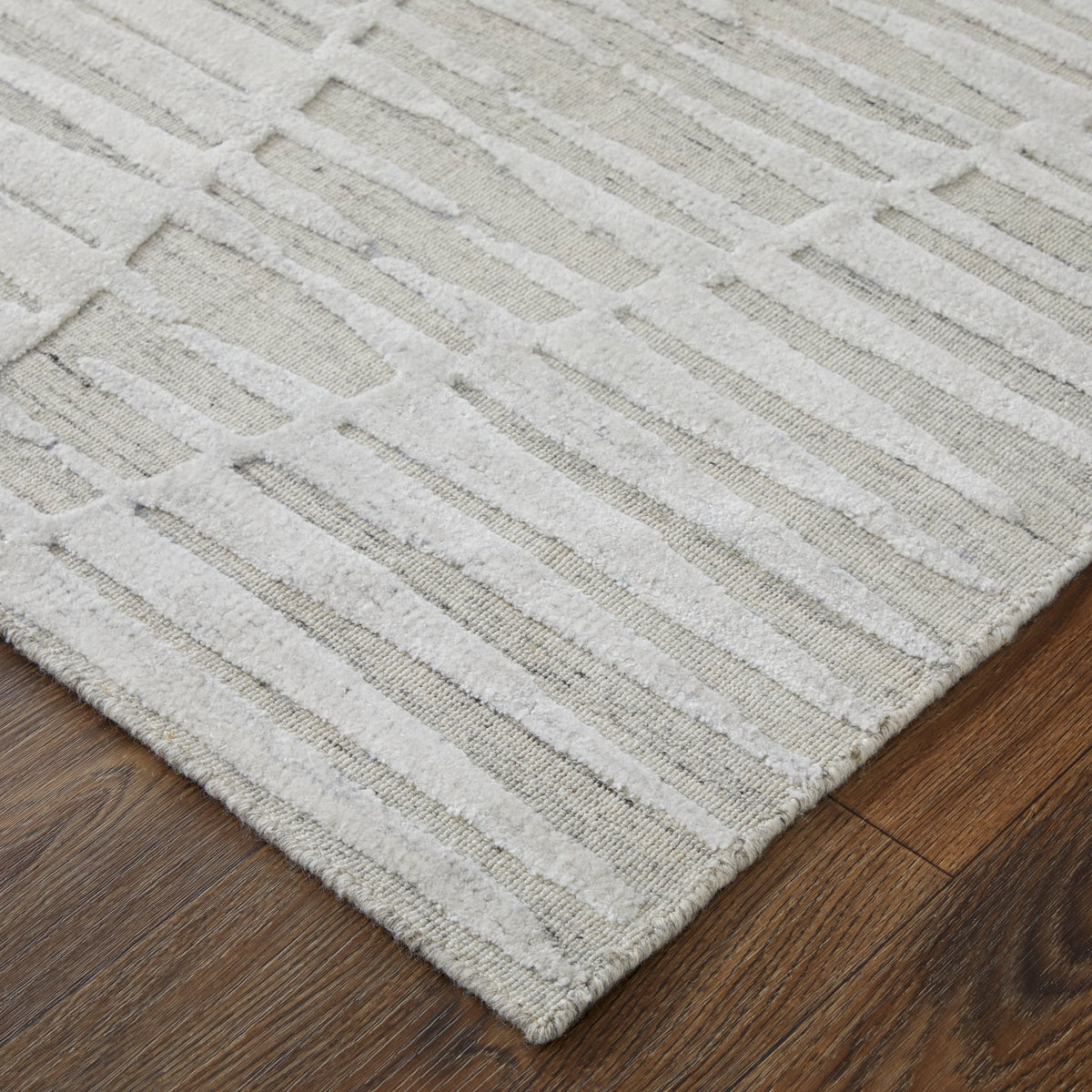 Elias 69FVF Ivory/Gray Rug by Feizy