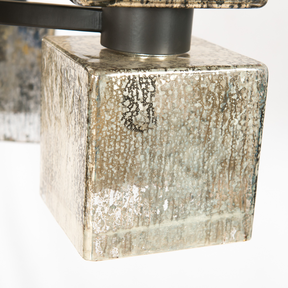 #color_antiqued-iron