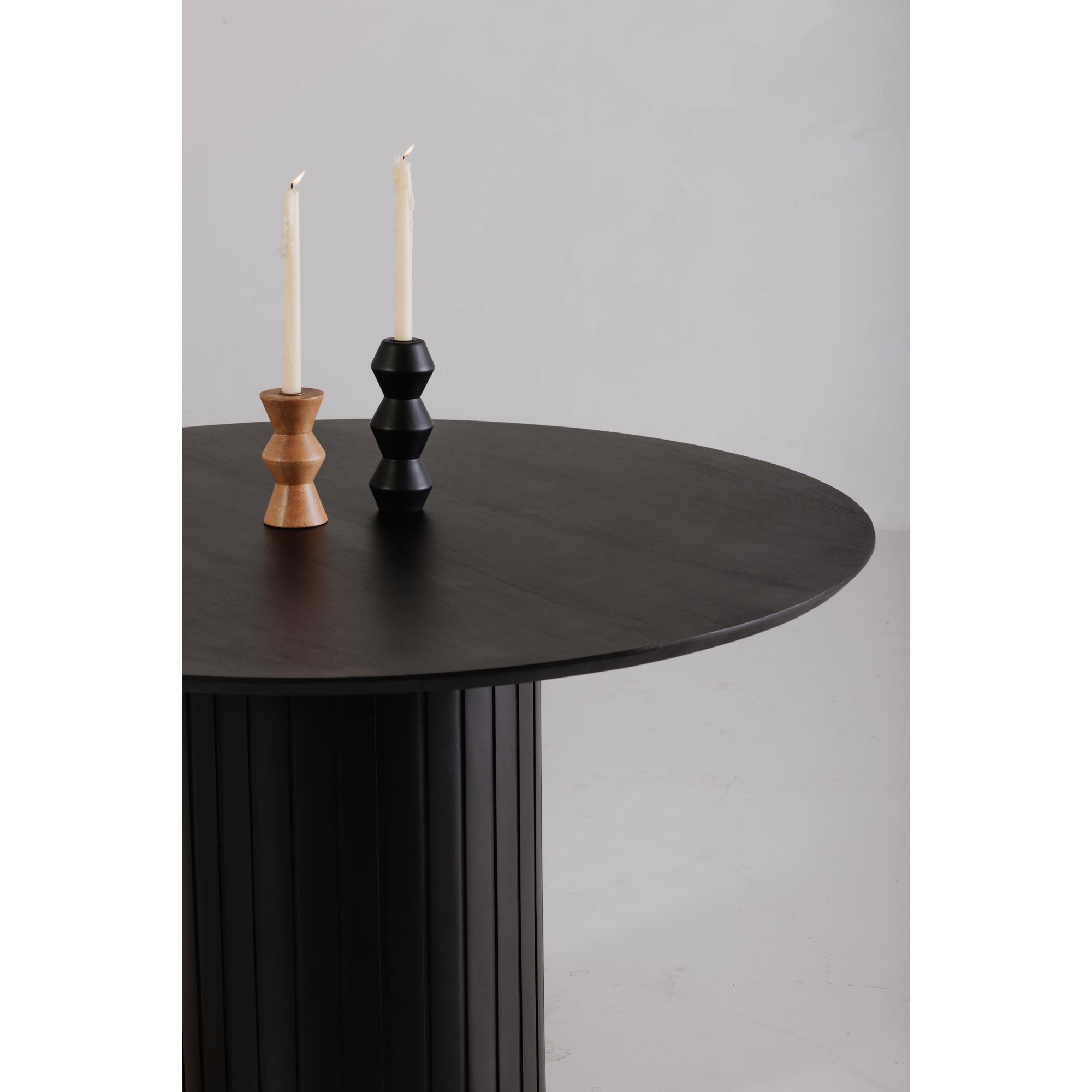 Povera Round Dining Table Black