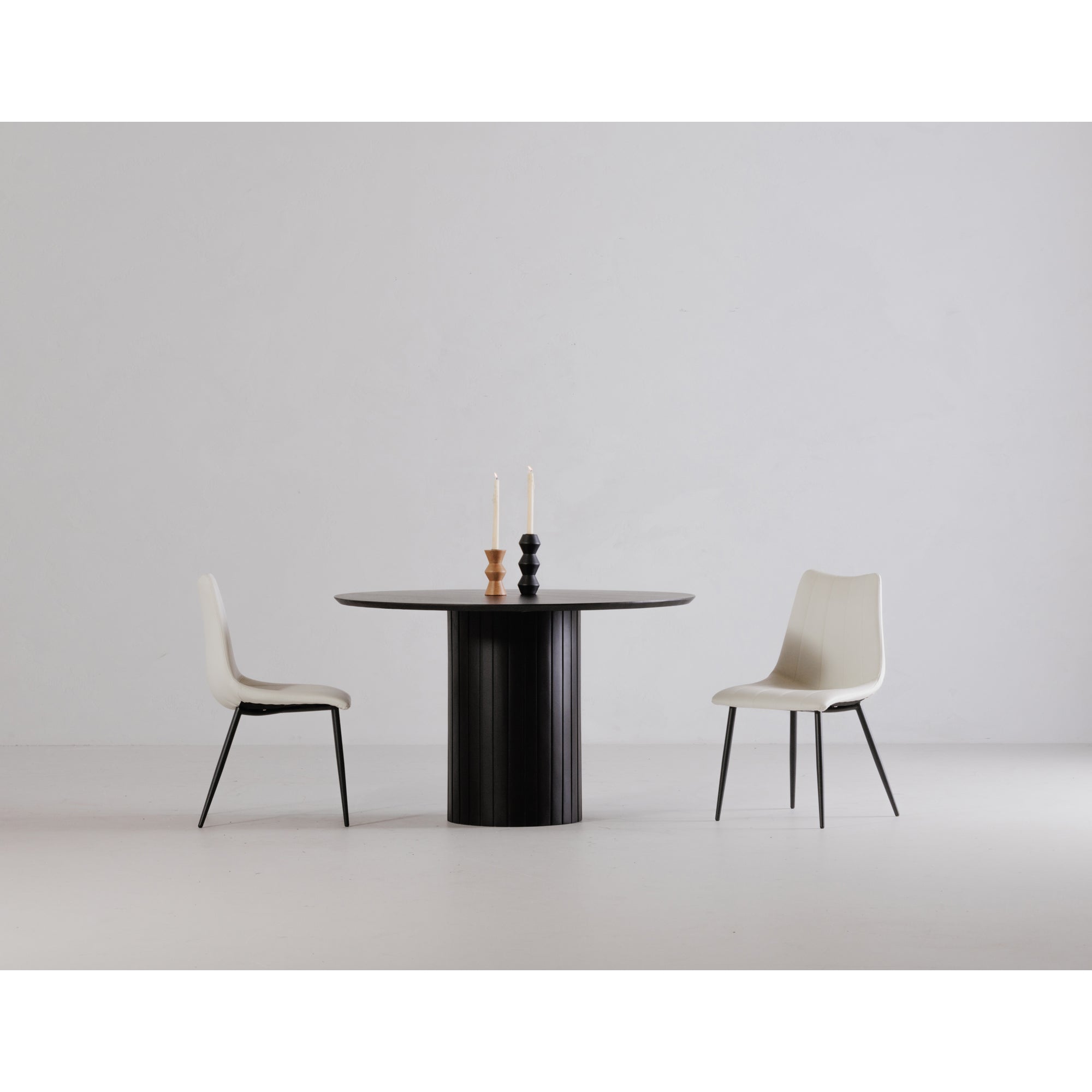 Povera Round Dining Table Black