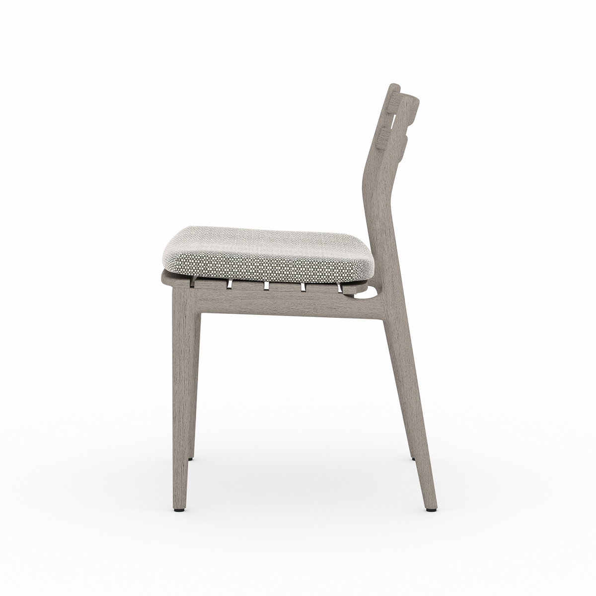 #color_outdoor/outdoor-chairs/outdoor-dining
