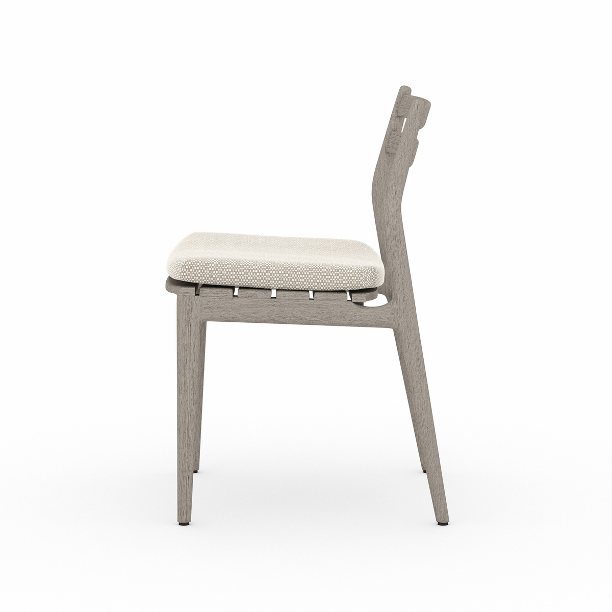 #color_outdoor/outdoor-chairs/outdoor-dining