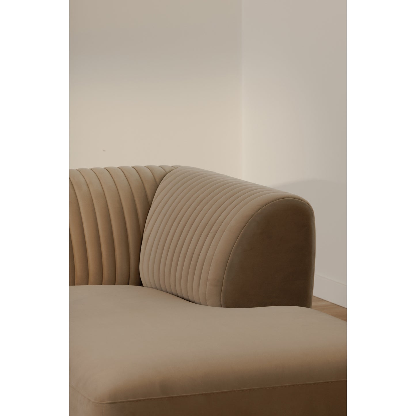 Zandro Sectional Right by Moe's Home
