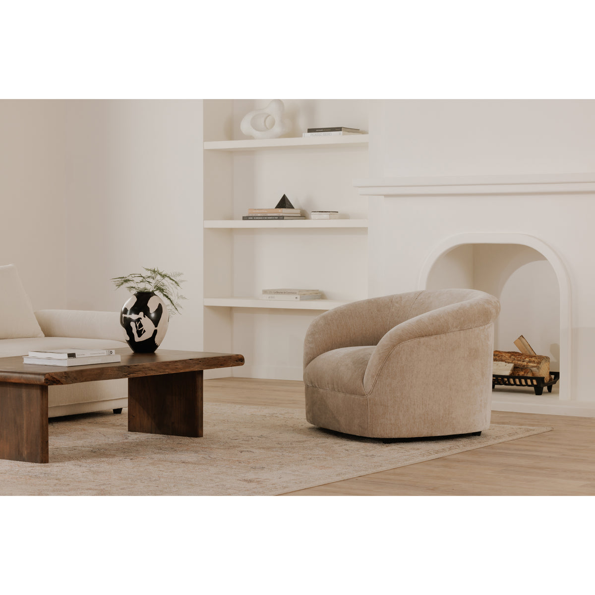 Thora Lounge Chair by Moe's Home