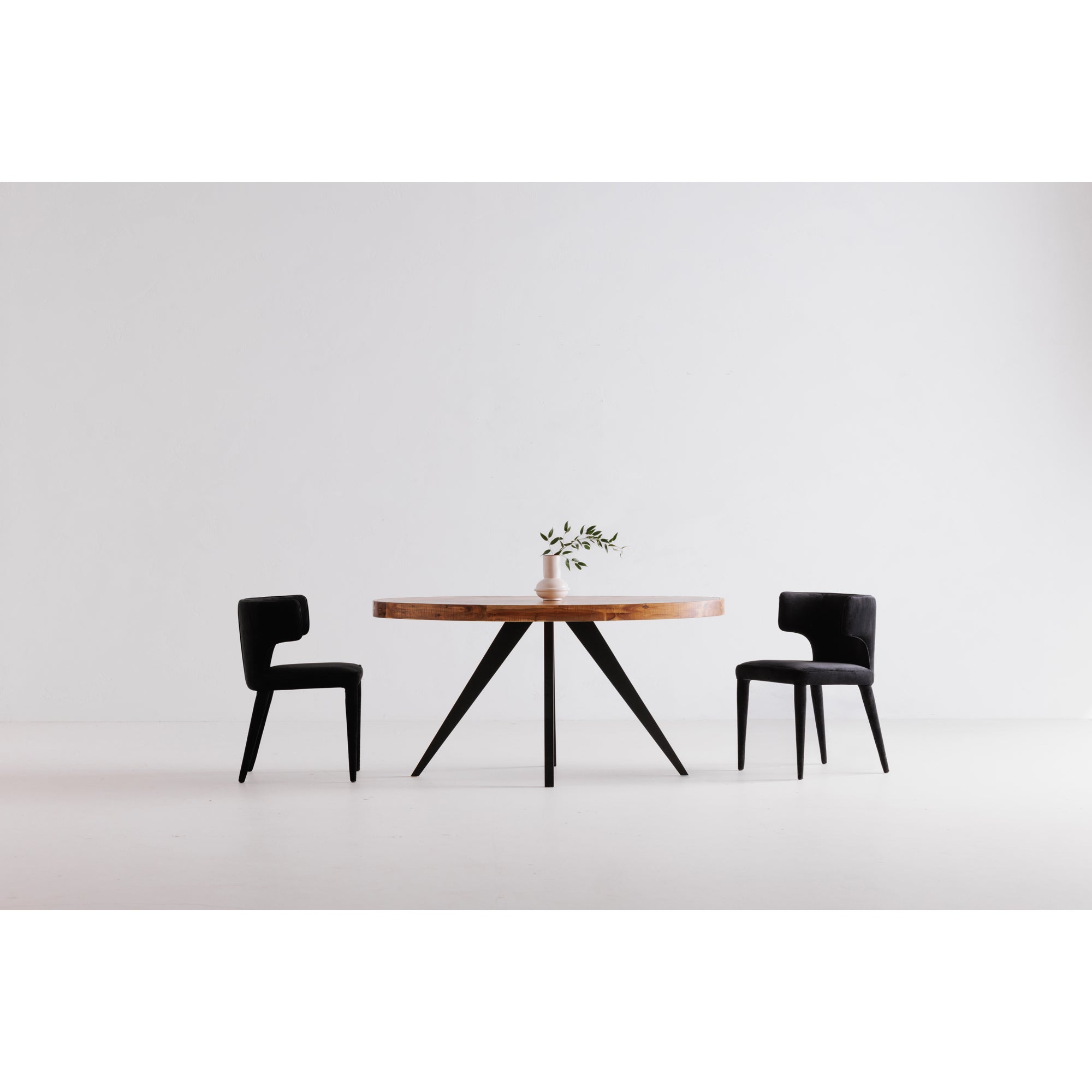 Parq Oval Dining Table Amber