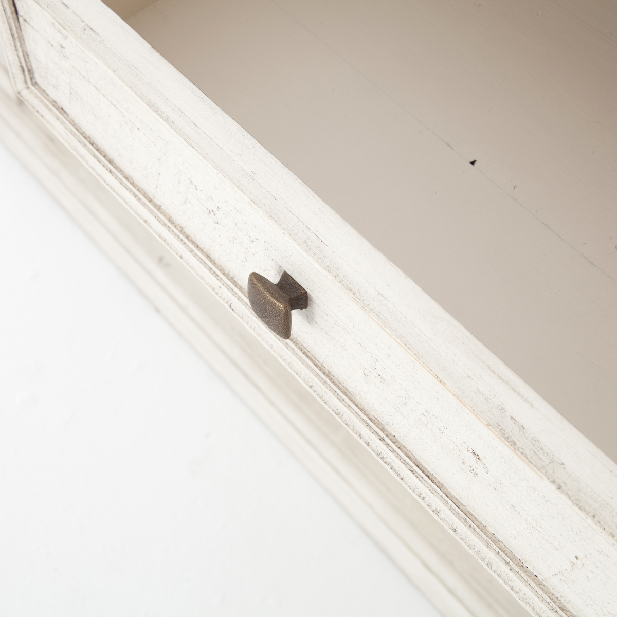#color_limestone-white