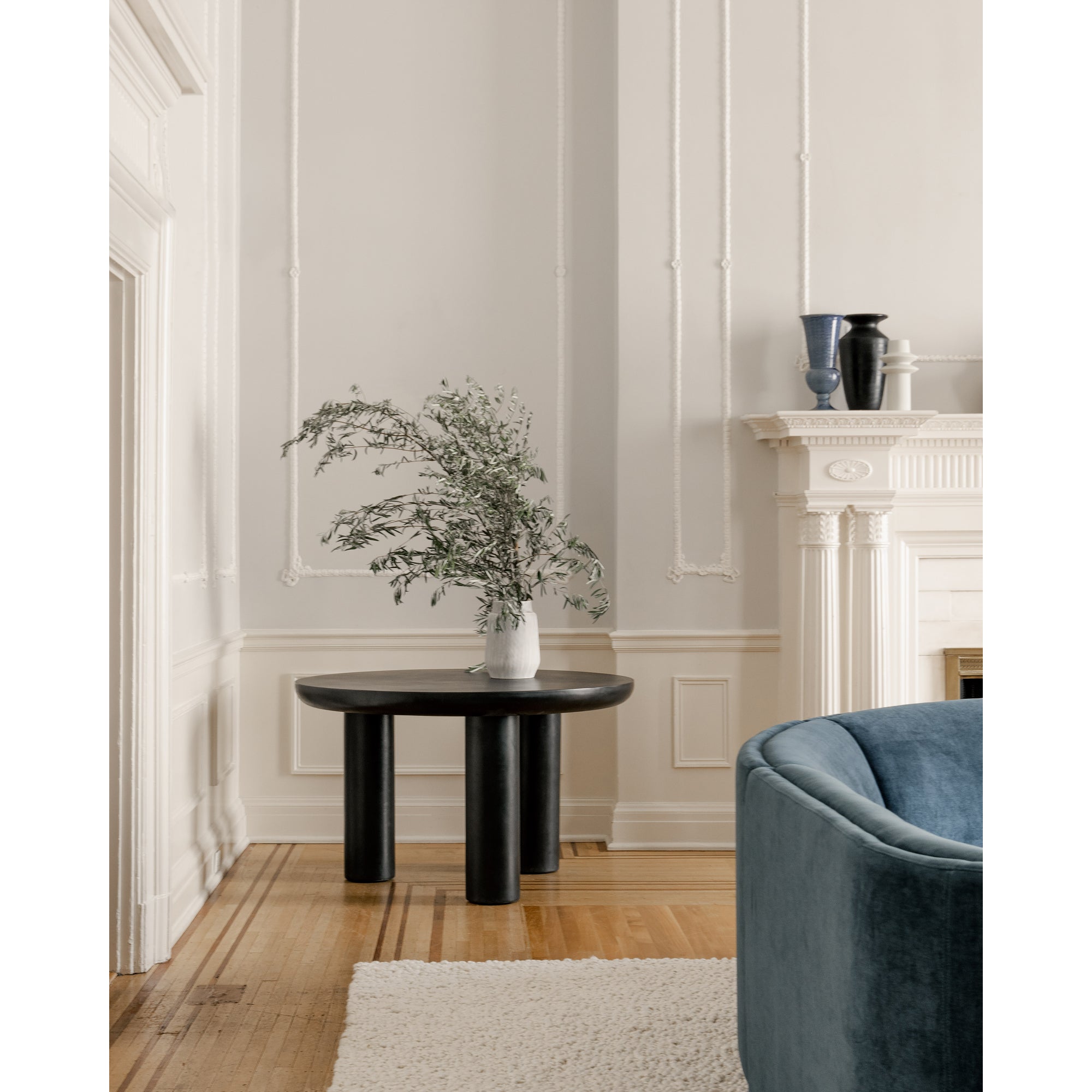 Rocca Round Dining Table Black