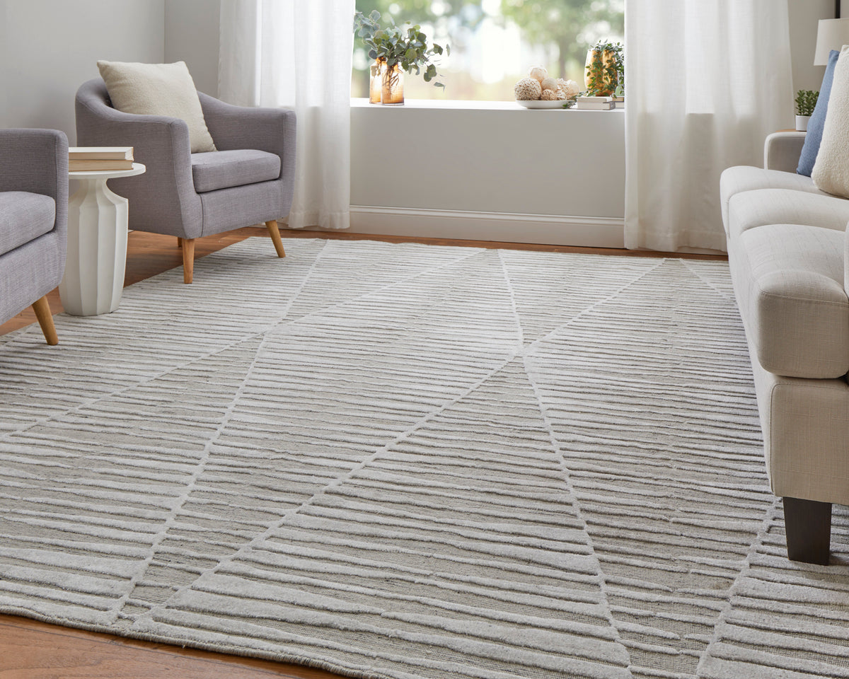 Elias 69FVF Ivory/Gray Rug by Feizy