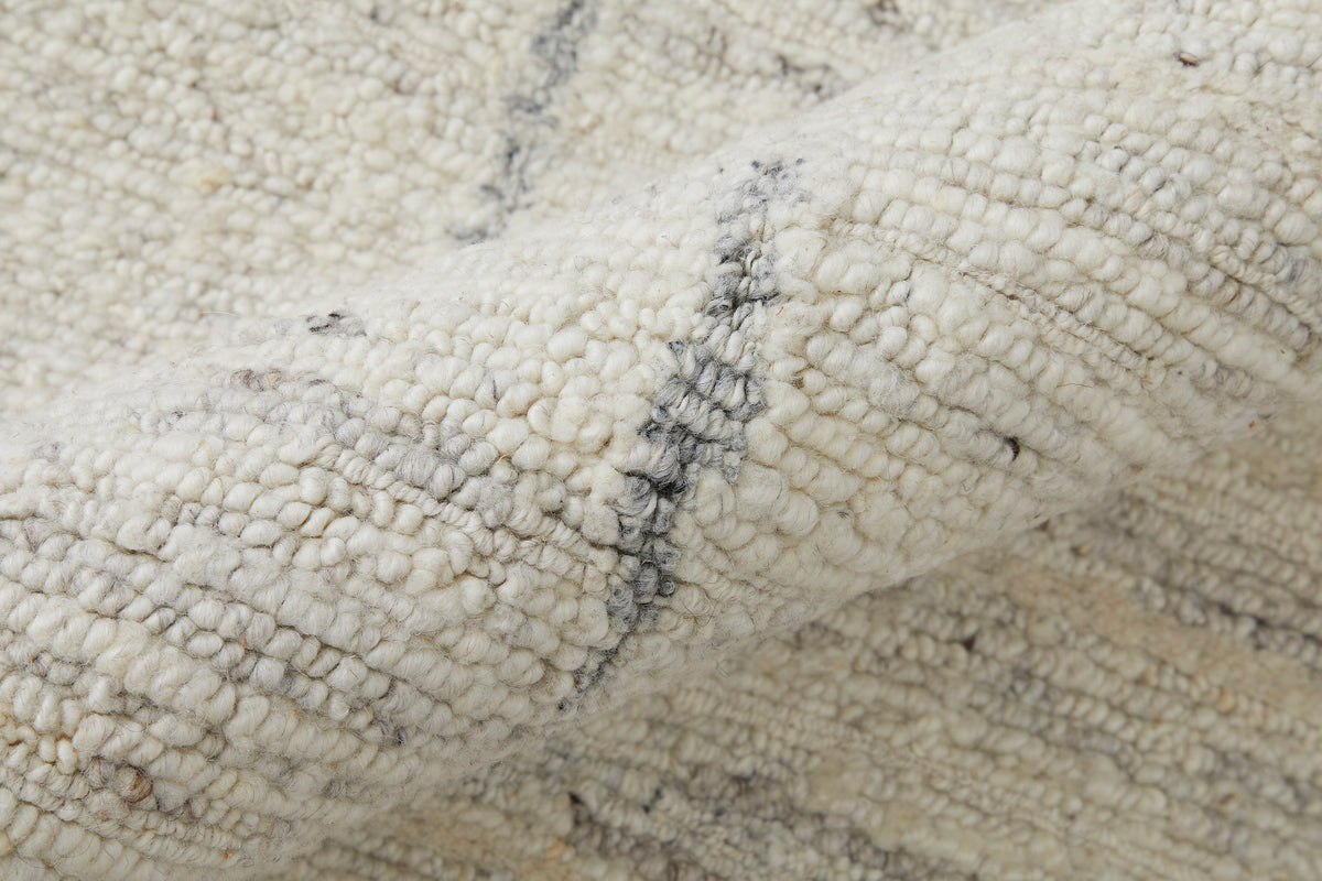 Navaro 8913F Ivory/Gray Rug by Feizy