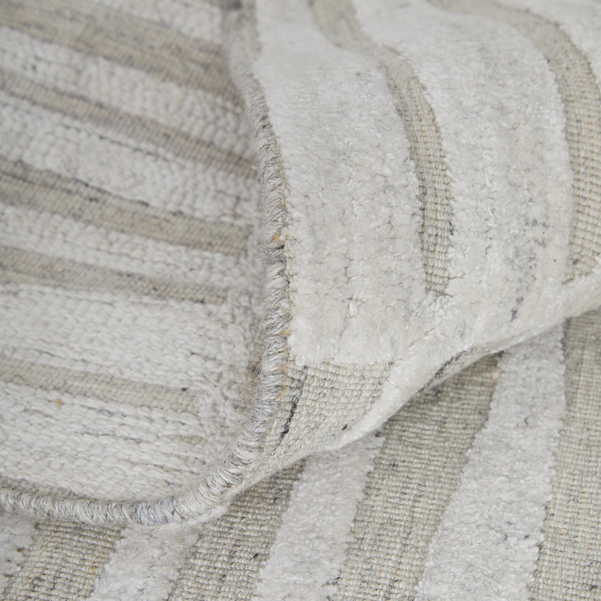 Elias 69FVF Ivory/Gray Rug by Feizy