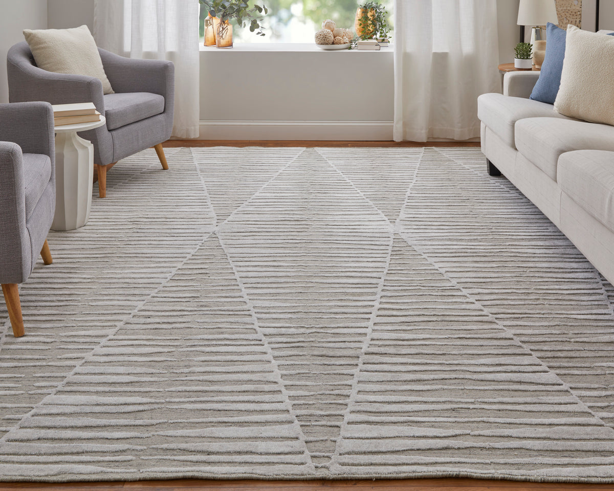 Elias 69FVF Ivory/Gray Rug by Feizy