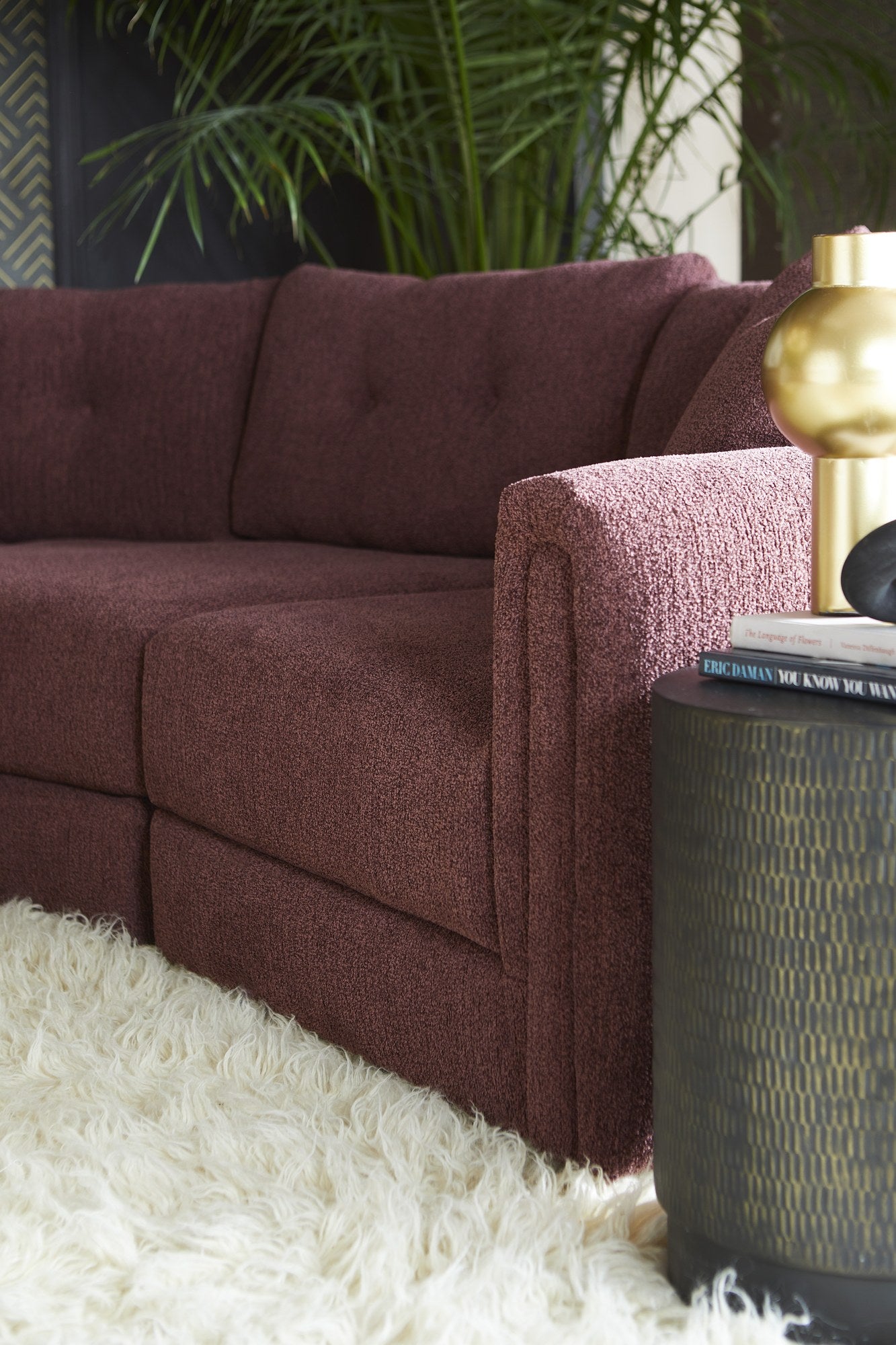 DEONO arm and cushion detail
