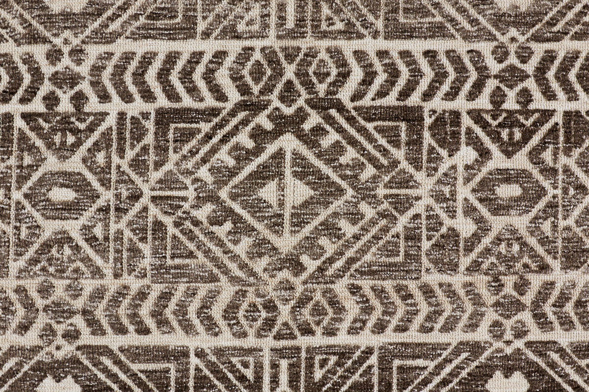 Colton 8627F Charcoal Rug by Feizy