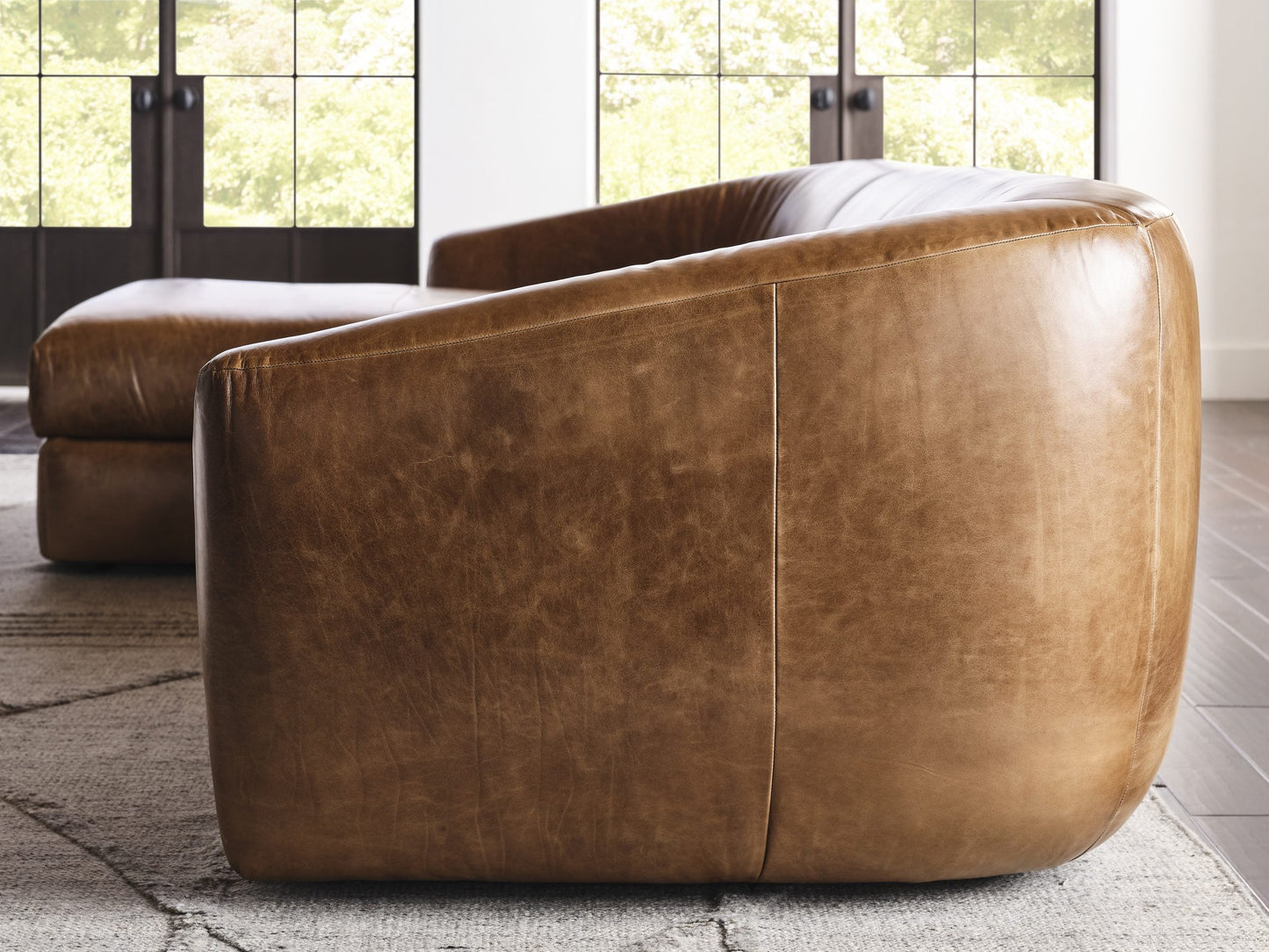 RAPHAEL leather — Quo Vadis Sandlewood detail 3
